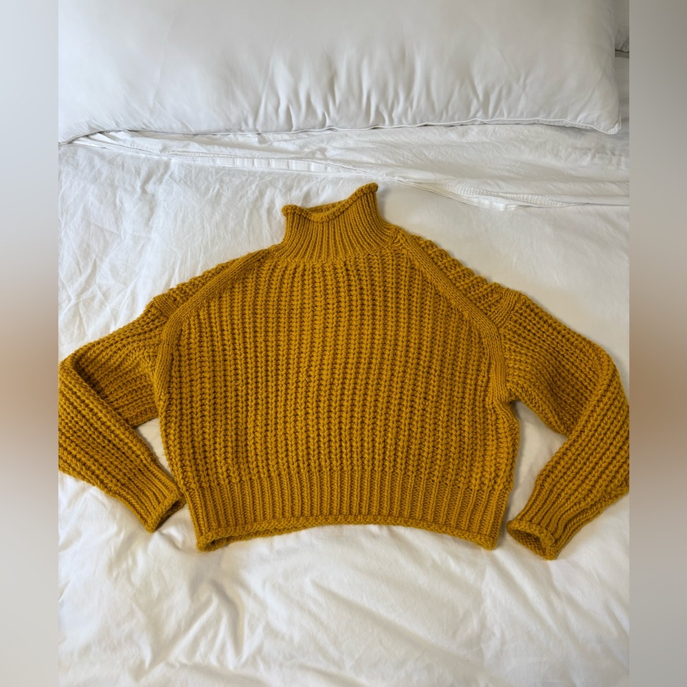 H&M Heavy knit Mustard turtleneck Neck Sweater